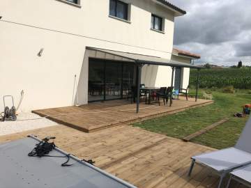 Pose de terrasse en bois à Toulouse